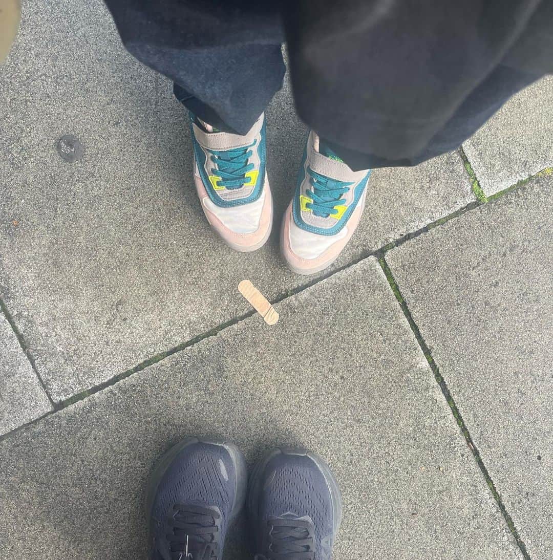 宇多田ヒカルのインスタグラム：「#onitsukatiger #hokaoneone」