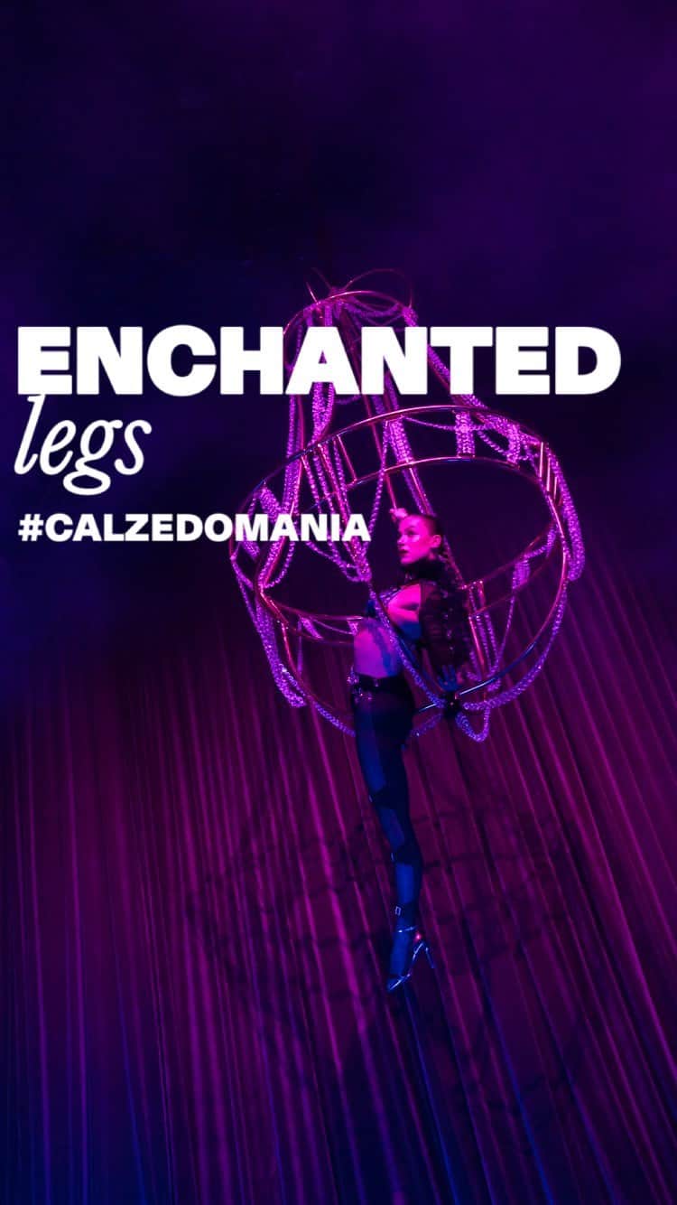 のインスタグラム：「Suddenly, a sparkling chandelier appears and beautiful Legs dance over us ✨  #CalzedoMania」