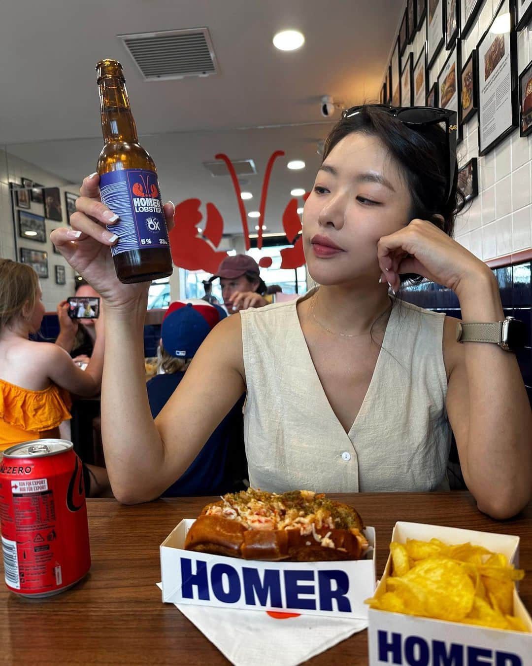 キム・グリームさんのインスタグラム写真 - (キム・グリームInstagram)「여기 랍스터롤 맛집이네요 🦞 너무 맛있어서 다 먹고 하나 더 포장해서 비밀의 정원에서 뇸뇸 먹었습니다 🪴  #파리맛집 #GreeminFrance_Paris」9月23日 1時47分 - greemkim