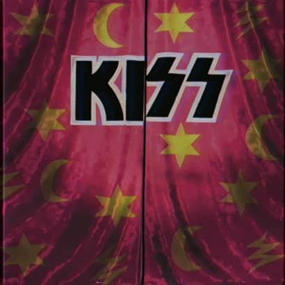 KISSのインスタグラム：「We're celebrating 25 Years of Psycho Circus with an Exclusive New Anniversary Collection!  Check it out now at https://kiss.lnk.to/PsychoCircus25th.」