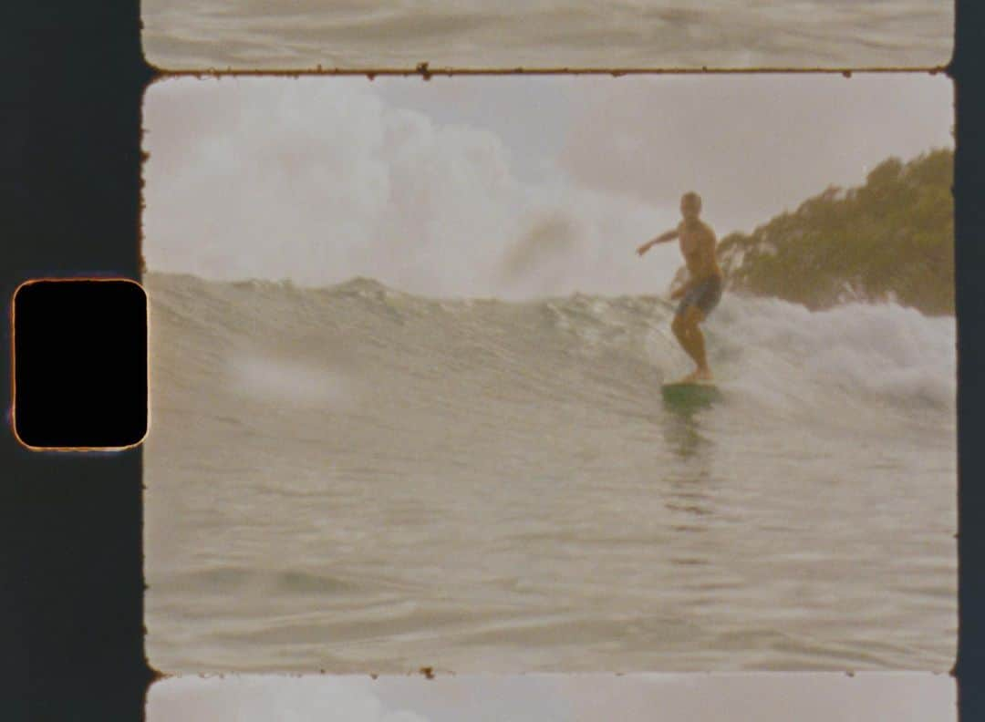 ジュリアン・ウィルソンさんのインスタグラム写真 - (ジュリアン・ウィルソンInstagram)「Aurora Australis, A portrait of Julian Wilson — Our upcoming film in association with @sunbum premieres tonight at @solentosurffestival in Encinitas, LA 🇺🇸 @lapalomatheatre   Frames by @robinpailler   Cc @rivvia.projects」9月23日 1時49分 - julian_wilson