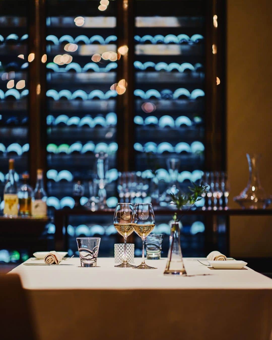The St. Regis Osakaのインスタグラム：「ホテルのメインダイニングであるイタリア料理「ラ ベデュータ」がリノベーションを終え、2023年10月7日（土）・8日（日）に2日間限定のお披露目イベントを開催いたします。装い新たに生まれ変わったイタリア料理「ラ ベデュータ」を祝福し、トスカーナの美食と上質なワインに浸るひと時をお愉しみください。  La Veduta, the foremost restaurant of The St. Regis Osaka, will soon complete its extensive renovations. To celebrate this landmark occasion, the restaurant will play host to a two-day re-opening event on October 7 and 8, 2023, at which you can expect the very finest Tuscan foods and wines.  #stregisosaka #laveduta #セントレジスホテル大阪 #セントレジス大阪 #ラベデュータ #大阪イタリアン #本町イタリアン #大阪グルメ #トスカーナ」