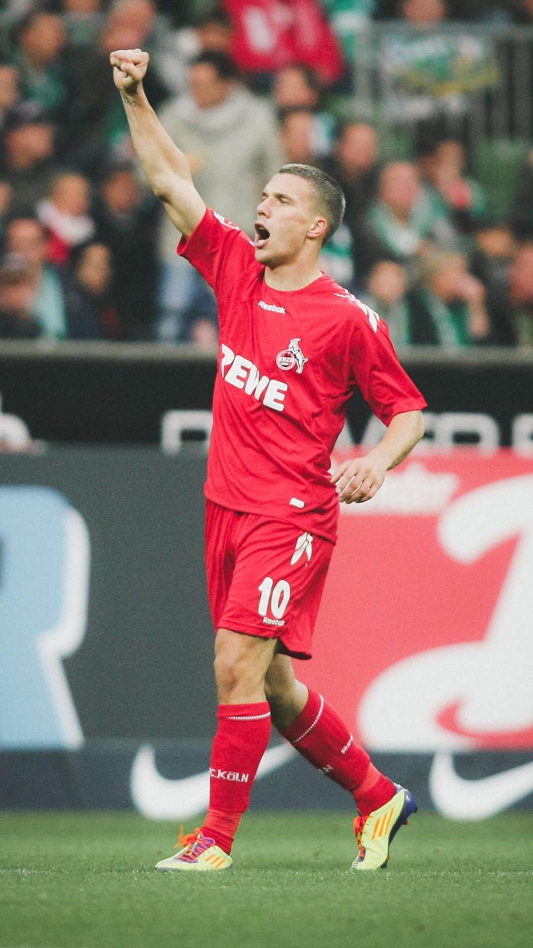 1.FCケルンのインスタグラム：「𝐓𝐨𝐫 𝐝𝐞𝐬 𝐓𝐚𝐠𝐞𝐬 ✨ @lukaspodolski trifft in Bremen 💭⚽️ ___ #effzeh」