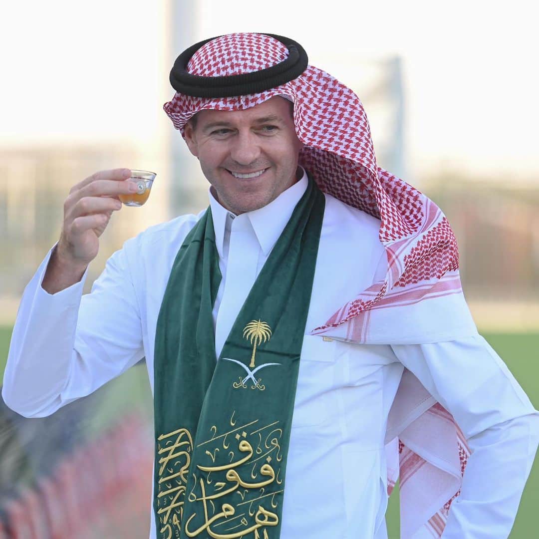 スティーヴン・ジェラードのインスタグラム：「Suited and booted for #SaudiNationalDay93 🇸🇦🤩」
