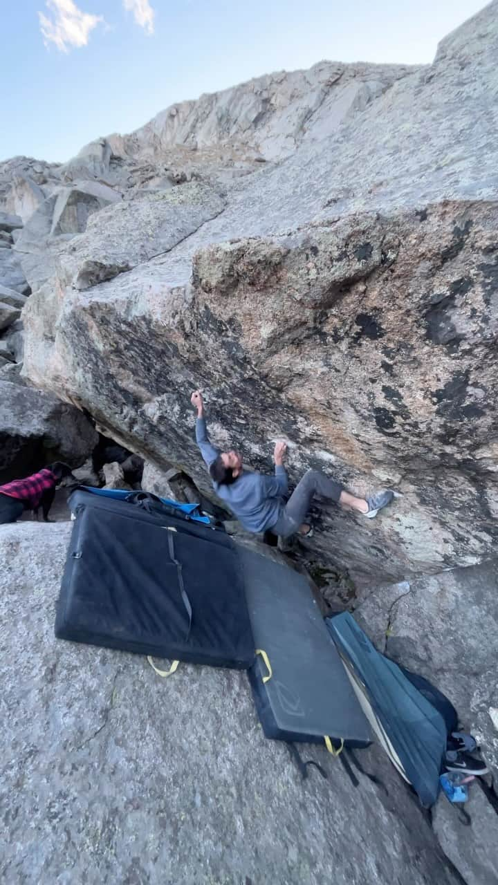 ポール・ロビンソンのインスタグラム：「Good day in the alpine and we had Moch dog on spot keeping me safe. Fun repetition day at the lake yesterday with @marijus3 and @frank__decaro “jimmy’s sweet thang,” v11. #bouldering video @marijus3」