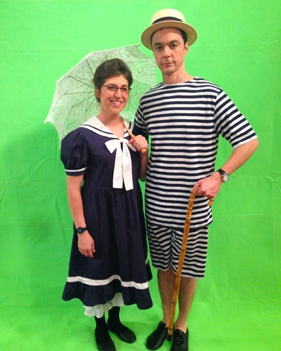 メイム・ビアリクのインスタグラム：「Thought this would be a fitting post for the official end to summer as we head into fall. 🍁🍂 @therealjimparsons」