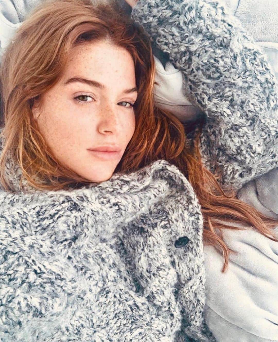 ポピー・モンゴメリーさんのインスタグラム写真 - (ポピー・モンゴメリーInstagram)「Let’s stay in bed 🍁🍂 😴」9月23日 3時31分 - therealpoppymontgomery