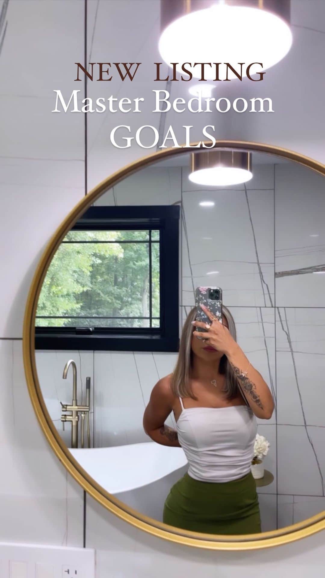 ジェセニア・バイスのインスタグラム：「📧 Jessenia@SignatureRealtyNJ.com SUBJECT: Westfield, NJ —- This is just a glimpse of the master bedroom 😍 🤩   Fully Finished Basement/Rec Room! Stunning Upper & Lower Units; Single Family Home. Conveniently located to top-rated schools, parks, shops & NYC train.   #njrealestate #njrealestate #njrealtors #njrealestateagent #njrealestateforsale #realtor #realtors #njluxuryrealestate #njrealtor #realtorlife」