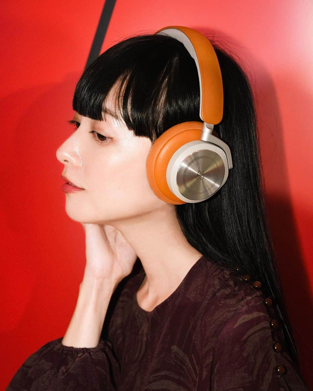 武居詩織のインスタグラム：「Bang & Olufsen × Ferrari Capsule Collection Launch Party🍸  新発売のBang & Olufsen × Ferrari Capsule Collectionを見に🟥  スピーカーもいつかほしいな…なんて思ってます🔈  #BangOlufsenForFerrari #BangOlufsenJapan #pr」