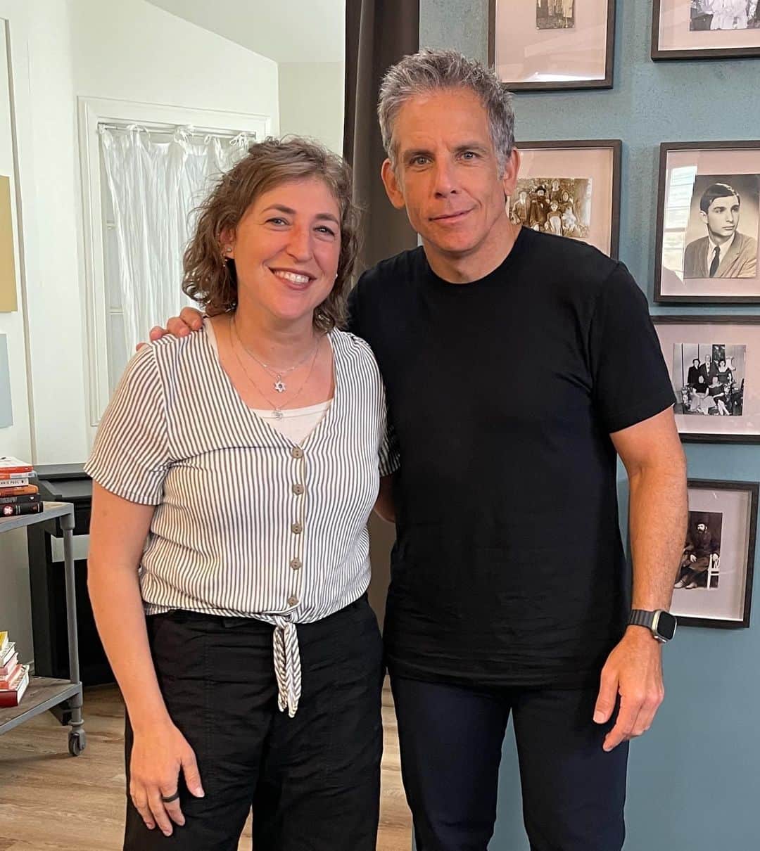 メイム・ビアリクのインスタグラム：「Ben Stiller (@benstiller). Tuesday on MBB. That's the caption. 🧠💥 #BialikBreakdown」