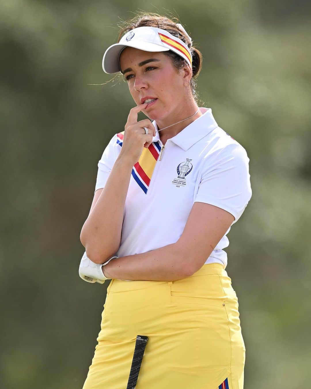 ジョージア・ホールのインスタグラム：「Day 1 in the books! 📚 @solheimcupeuro  So great to be part of this amazing team and get a point this Arvo with @leonamaguire 👏   I am incredibly honoured to be an ambassador for Nikon, Nikon has really provided that extra edge with the COOLSHOT PROII, unlocking a new range of possibilities. Not only is it incredibly fast and accurate, making it easy to find and lock onto your target, but it also eliminates shaking which is such a gamechanger for me!  #NikonGolf  You’ll see me using my rangefinder this week at the #solheimcup @nikoneurope」