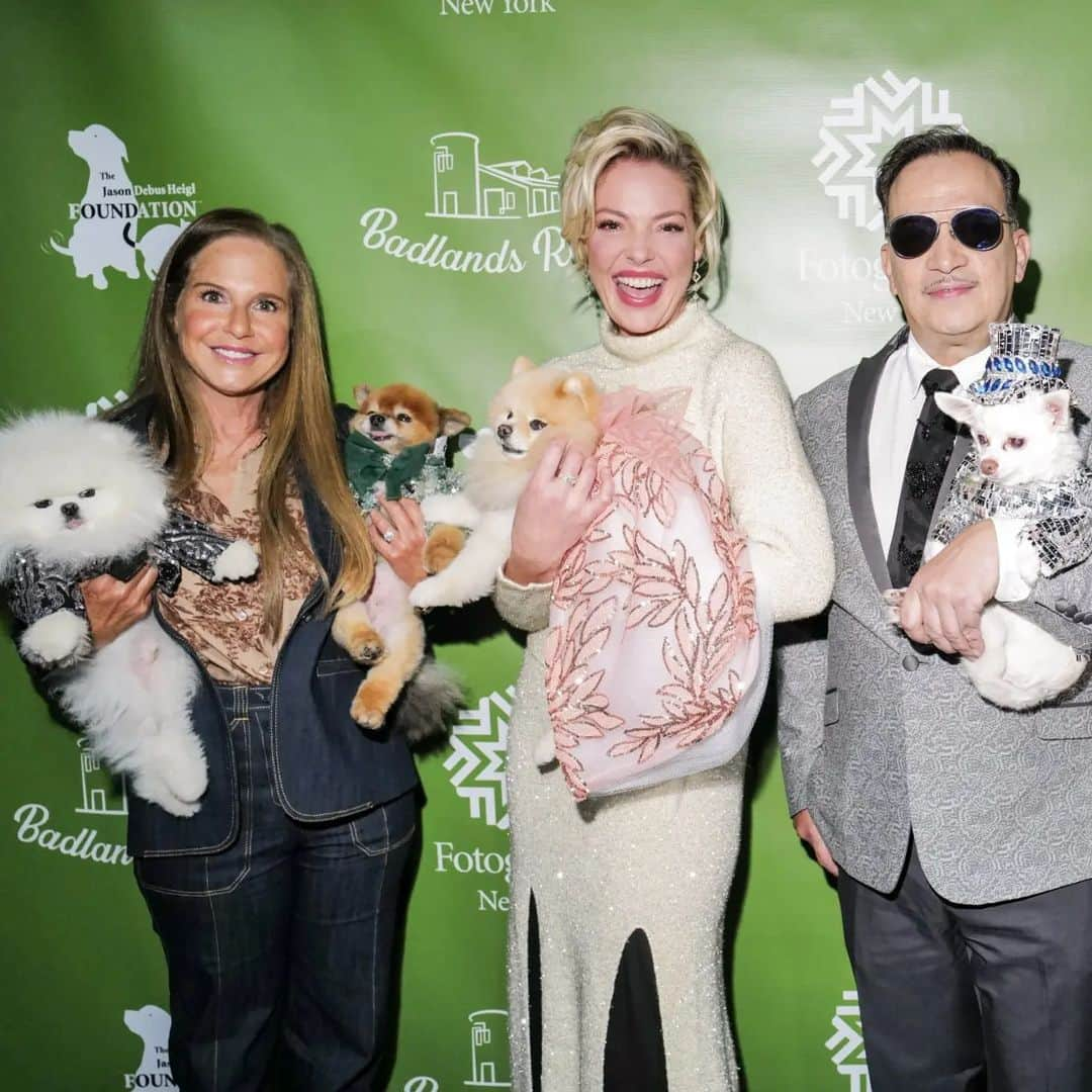 キャサリン・ハイグルさんのインスタグラム写真 - (キャサリン・ハイグルInstagram)「Thrilled to attend the opening event for the “Best In Show: Pets In Contemporary Photography” exhibition at @fotografiska.newyork last night with @badlandsranchpets Blown away by the talent of the 25 artists and how they've captured the essence of our beloved pets in culture. And... meeeting some of the furry attendees? Absolute highlight!!  Every ticket sold supports the work of the @jasonheiglfoundation Visit from now through January 2024 to experience mesmerizing images and make a difference for animals in need! #BestInShow #FotografiskaNY #NewYork   Stylist: @debswatson Photography: Ben Rosser/BFA.com」9月23日 5時51分 - katherineheigl