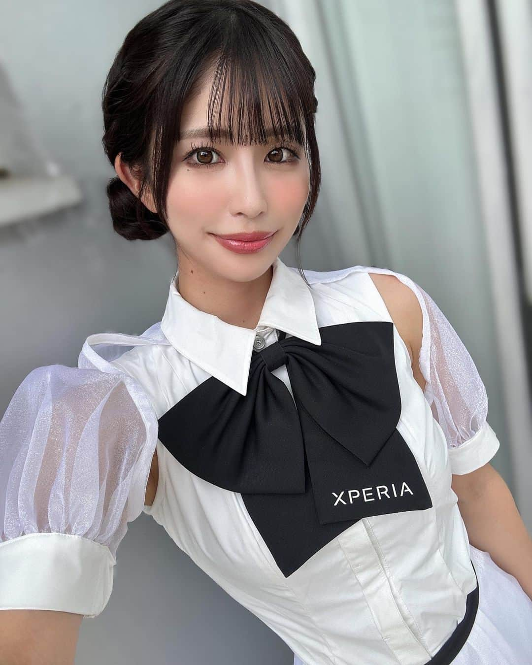 織田真実那のインスタグラム：「#東京ゲームショウ2023  3日目✨  今日からは一般公開日です🥰 Xperiaブースでおまちしてます🖤  業務優先なので対応できない可能性がありますがよろしくお願いします😌✨  ブースでは 「アイドリッシュセブン」 「Apex Legends」 「原神」 「ディビジョン リサージェンス」  「レインボーシックス モバイル」  を試遊していただけます✨  ガチャやスタンプラリーなど盛りだくさんなのでぜひ遊びに来てください🖤  #ゲームをするならXperia #TGS2023_Xperia #Xperia#東京ゲームショウ#tgs」