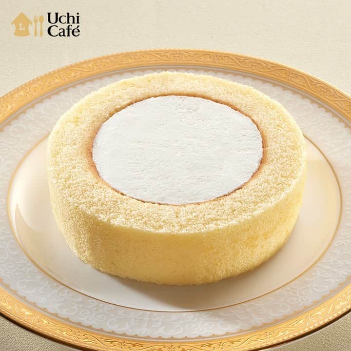 ローソン のインスタグラム：「＼あなたはミルふわる？ショコふわる？／ 「プレミアムロールケーキ」が発売中♪ 生クリームを使用した「生クリーム100％」のロールケーキで、ふんわりしたクリームを楽しめます(^^) . 「Uchi Café プレミアムロールケーキ」 . #ローソン #ウチカフェ #ミルふわるショコふわる #LAWSON #ウチカフェスイーツ #コンビニスイーツ #ロールケーキ #ミルふわ #今日のおやつ #おやつタイム #おやつの時間 #sweets #instasweet #sweetsgram #dessert #dessertgram #instadessert #japanesefood #instagood #foodstagram #foodpics」