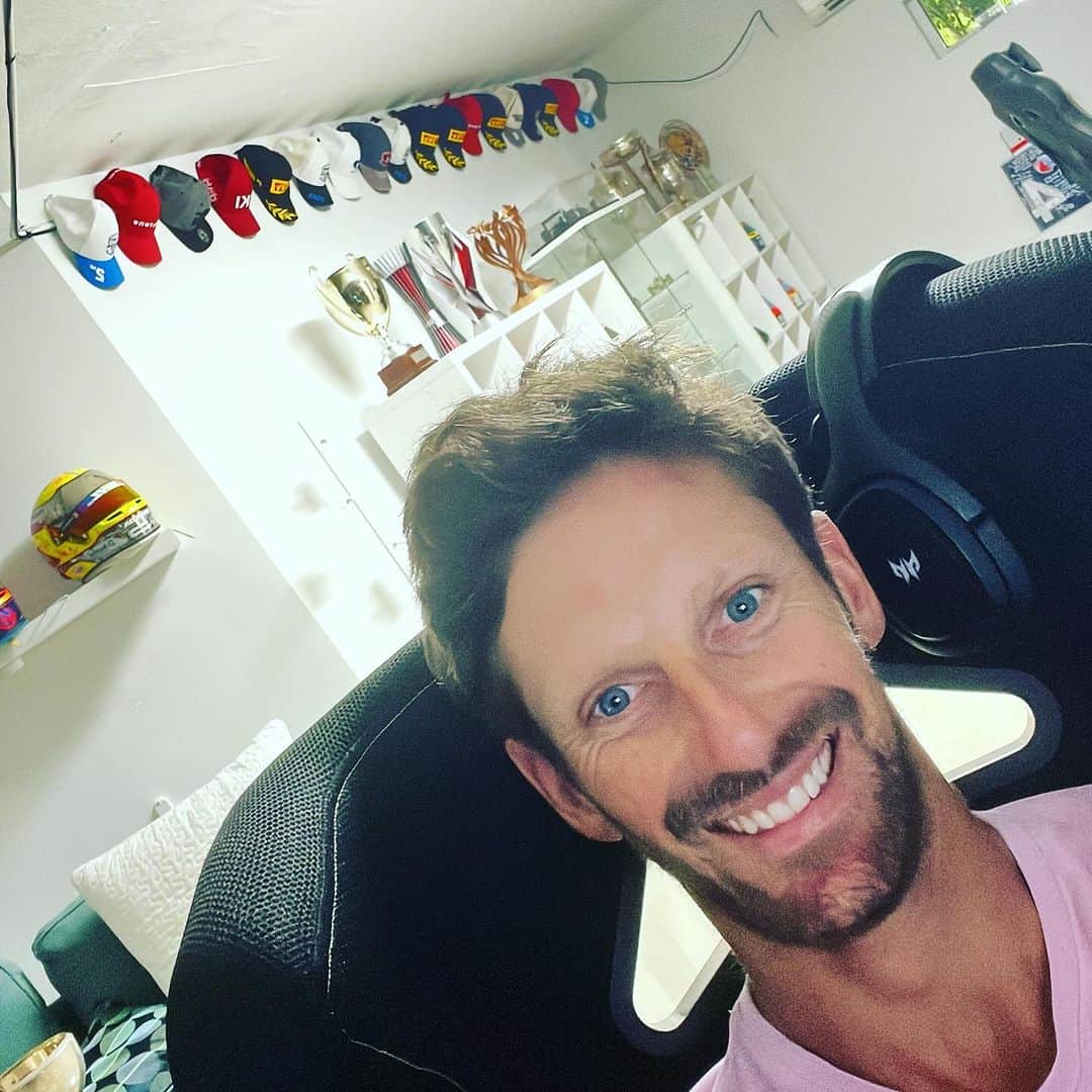 ロマン・グロージャンのインスタグラム：「Game room is 🔥🔥🔥」