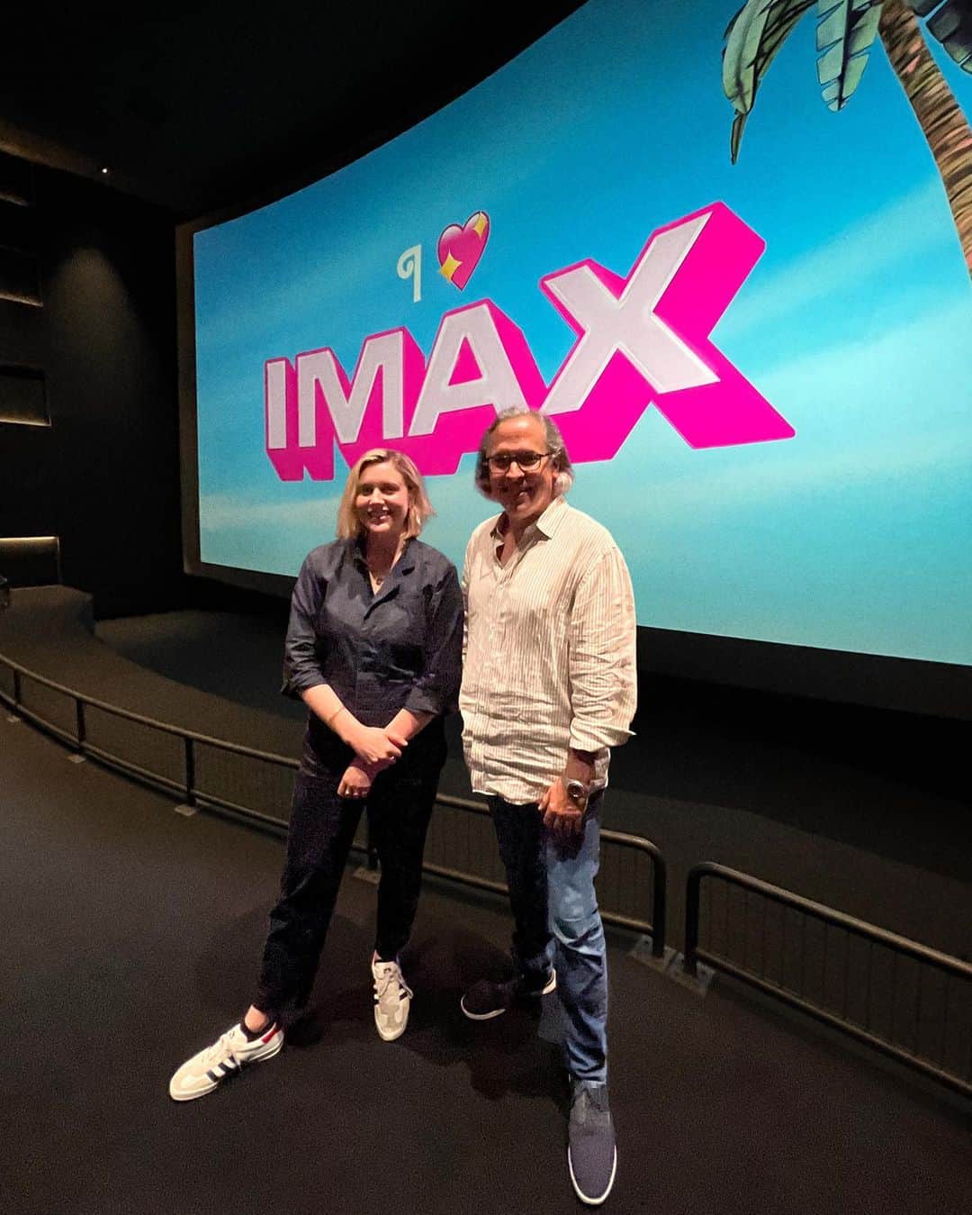 Warner Bros. Picturesのインスタグラム：「You haven’t seen #BarbieTheMovie on IMAX until you’ve stayed through the end to snap and share a photo with the #BarbieIMAXSelfie card. 💁‍♀️ NOW PLAYING in IMAX for one week only! Link in Bio. #GretaGerwig」