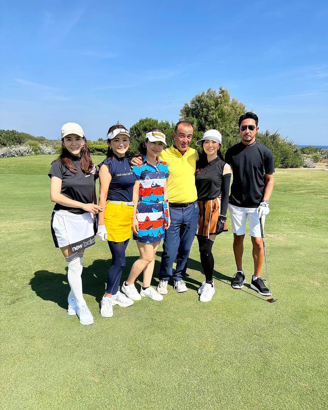 胃腸良子さんのインスタグラム写真 - (胃腸良子Instagram)「golf @ITALY  @sanmarzanowines  様のお招きで イタリア🇮🇹でゴルフができました！  一生に一度の思い出です。  青い空、綺麗なグリーンに囲まれて 絶景ゴルフです。  日本のゴルフ場のようなトリッキーさがないので、 のびのびまわることができました！ 途中からスコアを数えることもやめて、 ひたすらエンジョイ。  これもイタリアならではですね。 ご一緒いただきました皆様ありがとうございました😊  @haruna.kokubun  @bisuhada  @ayano.2.5.2.5   #ootd #golfwear  @loudmouth_japan_official  #golfclub  @taylormade_golf_japan   #golflife  #golfswing  #ゴルフ #italy  #イタリア #trip #sanmarzanowines #サンマルツァーノワイン #Puglia  #プーリア #italianlifestyle  #presstrip」9月23日 7時24分 - kimiyo.f