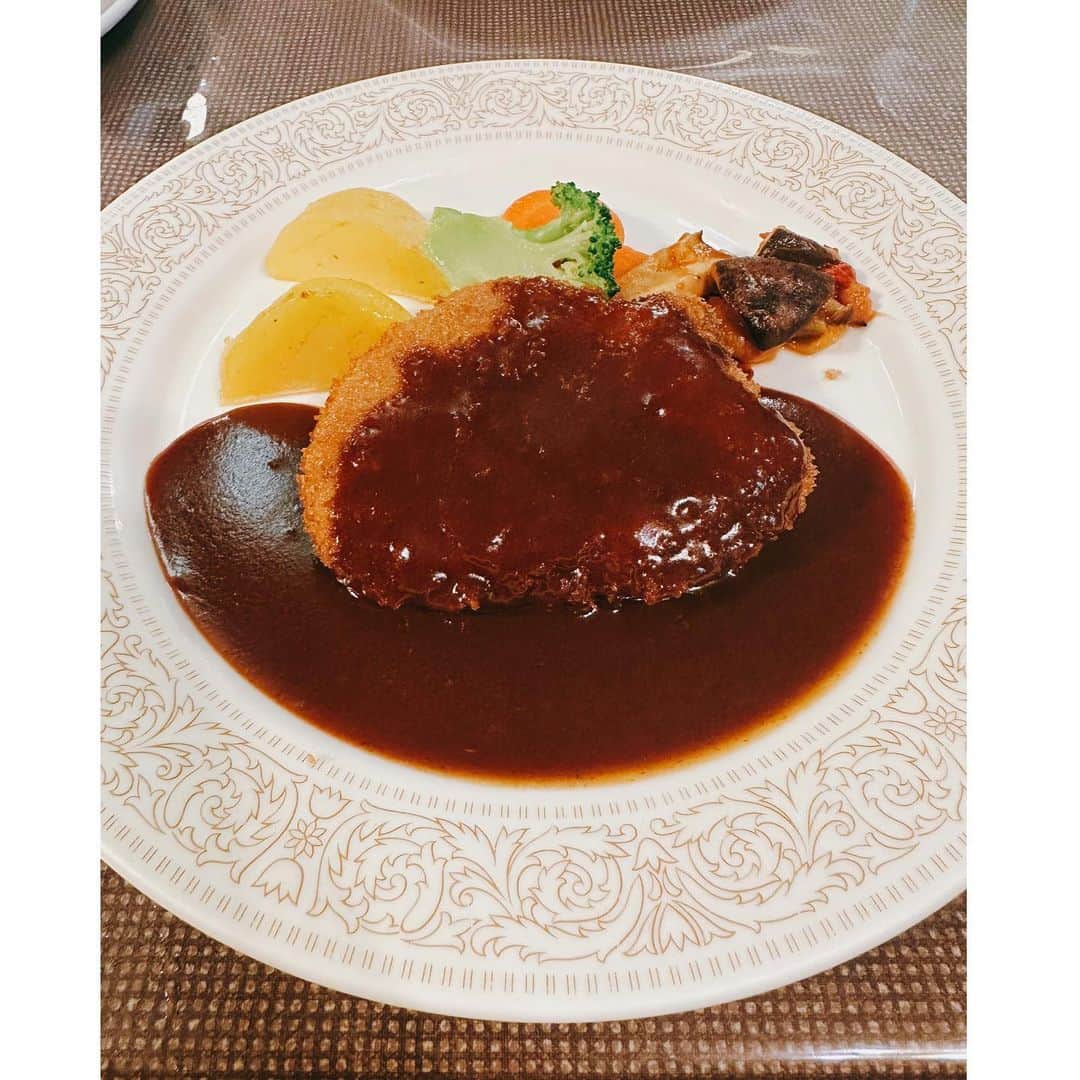 有吉弘行のインスタグラム：「洋食！」