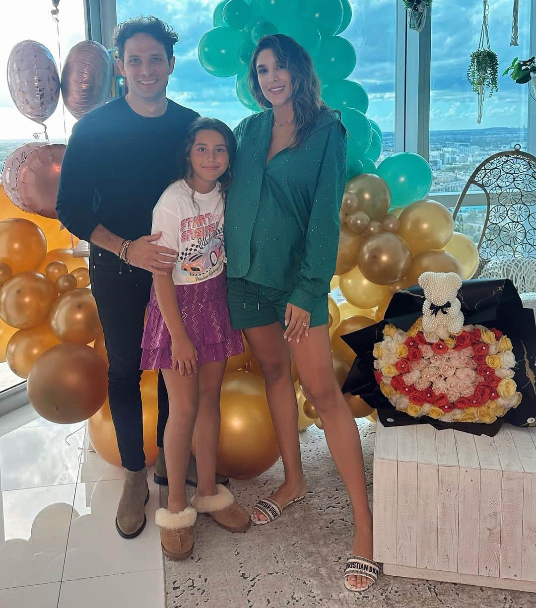 ダニエラオスピナさんのインスタグラム写真 - (ダニエラオスピナInstagram)「Un cumpleaños muy especial y diferente como siempre me lo soñé!🎂 Con una familia maravillosa, una princesa, un novio amoroso, mi madre, en la dulce espera de mi príncipe, amigos y personas que siempre están en mi vida y en mi corazón 🎉🤰🏼😍」9月23日 8時05分 - daniela_ospina5