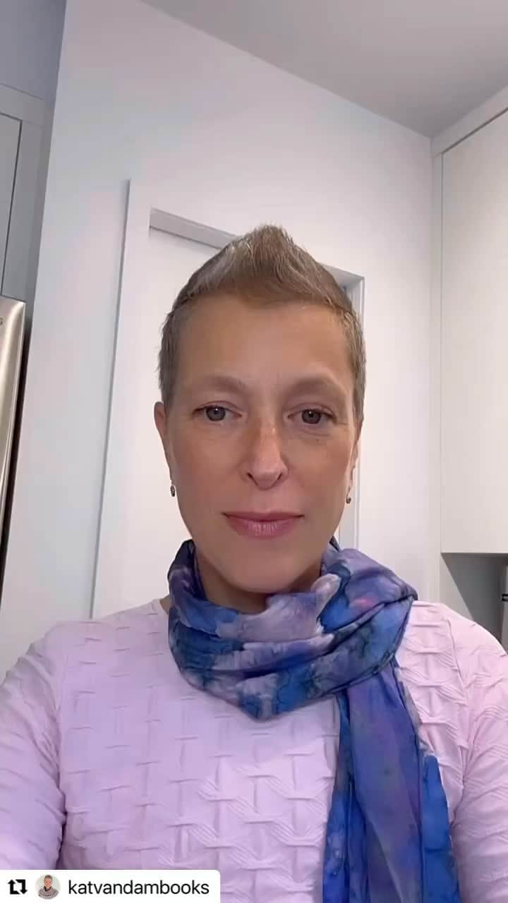 のインスタグラム：「SO EXCITED to share my dear friend Kat's new book!! Check it out: whether it's for you or someone you love, it's an invaluable companion on a path that no one should walk alone. 💗❤️💗 #Repost @katvandambooks  Introducing a brand-new resource for #breastcancer patients! #mastectomy #Womenshealth #breastsurgeon #mymastectomyplanner #flatandhappy」