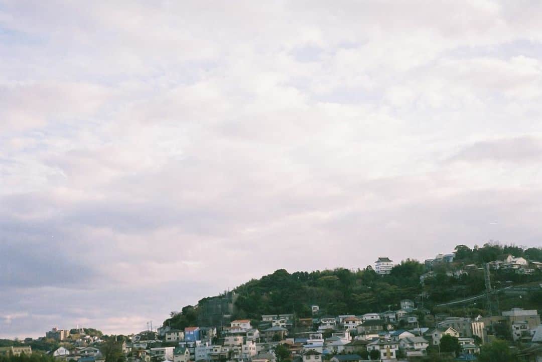 麻絵さんのインスタグラム写真 - (麻絵Instagram)「去年の年末の遠出散歩した日。素敵な街並みだった。  #麻絵カメラ #フィルムカメラ」9月23日 19時20分 - asaesan