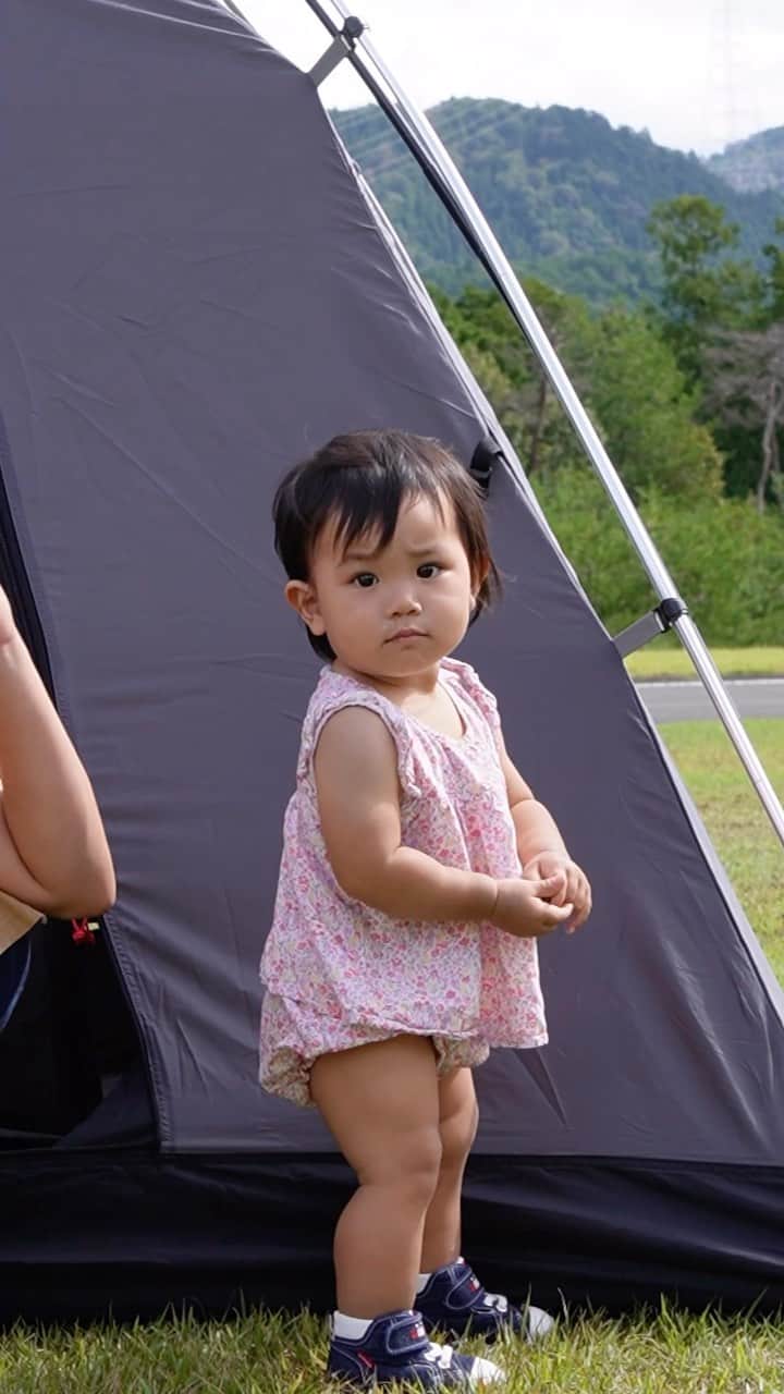 Coleman Japanのインスタグラム：「🏕️マイファーストキャンプ キッズわくわくキャンプ編 京都府南丹市 2023年9月23日(土),24日(日)  ご家族のファーストキャンプを最高の思い出に！未来のキャンパーたちのサポートをしています💪 昼間はパパママと初めてのテント建てに挑戦！お友達と一緒に芝生を駆け回って遊びの時間もたっぷり。初めてのガソリンランタンは、キッズだけじゃなく大人も一生懸命。 日が暮れて、お夕飯の時間！そして夜はこれから、焚き火ナイト🔥  #灯そうColeman #灯そうコールマン #灯そう #Coleman #コールマン #Camp #キャンプ #キャンプイベント #キャンプフェス #Outdoor #アウトドア」