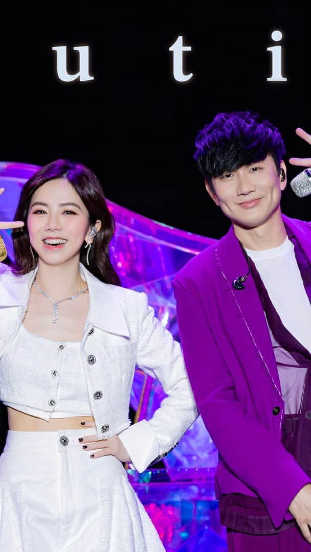 林俊傑のインスタグラム：「林俊傑 JJ Lin《JJ20世界巡迴演唱會》 北京站 林俊傑 JJ Lin / G.E.M. 鄧紫棋 -《手心的薔薇》Beautiful   20年來首次在北京鳥巢開唱 《手心的薔薇》自2014年推出 首次與G.E.M. 鄧紫棋同台合唱 一切都是對的時間點！  Released “Beautiful” in 2014, but I’ve been waiting for the perfect moment to sing it live onstage with @gem0816!  This is one for the books!  《手心的薔薇》 Beautiful  原唱 - JJ 林俊傑 feat. G.E.M. 鄧紫棋 詞 - 林怡鳳 曲 - JJ 林俊傑 原編曲 -  張瑞成　 Live 編曲 - JJ 林俊傑  Original Singer: JJ Lin feat. G.E.M. Lyrics: Yvonne Lin Composer: JJ Lin Original Arrangement: Terence Teo  Live Arrangement: JJ Lin   #roadtoJJ20  #JJ20WorldTour」