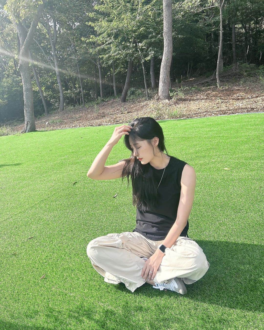 ナリ さんのインスタグラム写真 - (ナリ Instagram)「🏕️🌼🪵🤭」9月23日 17時59分 - kimnaris