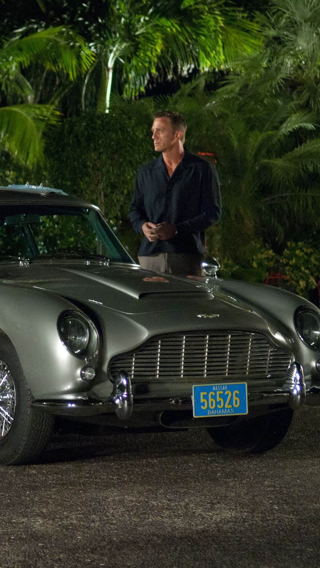のインスタグラム：「Behind the scenes to screen: Bond and Solange pull up at the Ocean Club in CASINO ROYALE.  #CasinoRoyale」