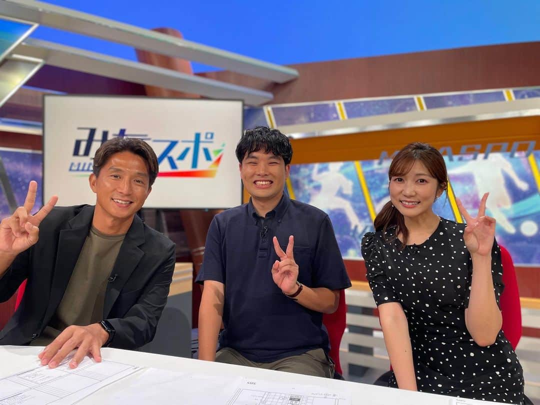 福西崇史さんのインスタグラム写真 - (福西崇史Instagram)「. みなスポ📺⚽️ ご覧いただいたみなさん、 ありがとうございました♪ . 磐田、清水と自動昇格争いが目が離せない⚽️ 10月7日は直接対決🔥🔥🔥 . アジア大会サッカーの静岡県勢の活躍も素晴らしい👍 . #みなスポ #sbs静岡放送 #福西崇史 #青木隆太アナ #山﨑加奈アナ #静岡 #ジュビロ磐田 #清水エスパルス #藤枝myfc #アスルクラロ沼津 #jリーグ」9月23日 18時02分 - takashi_fukunishi