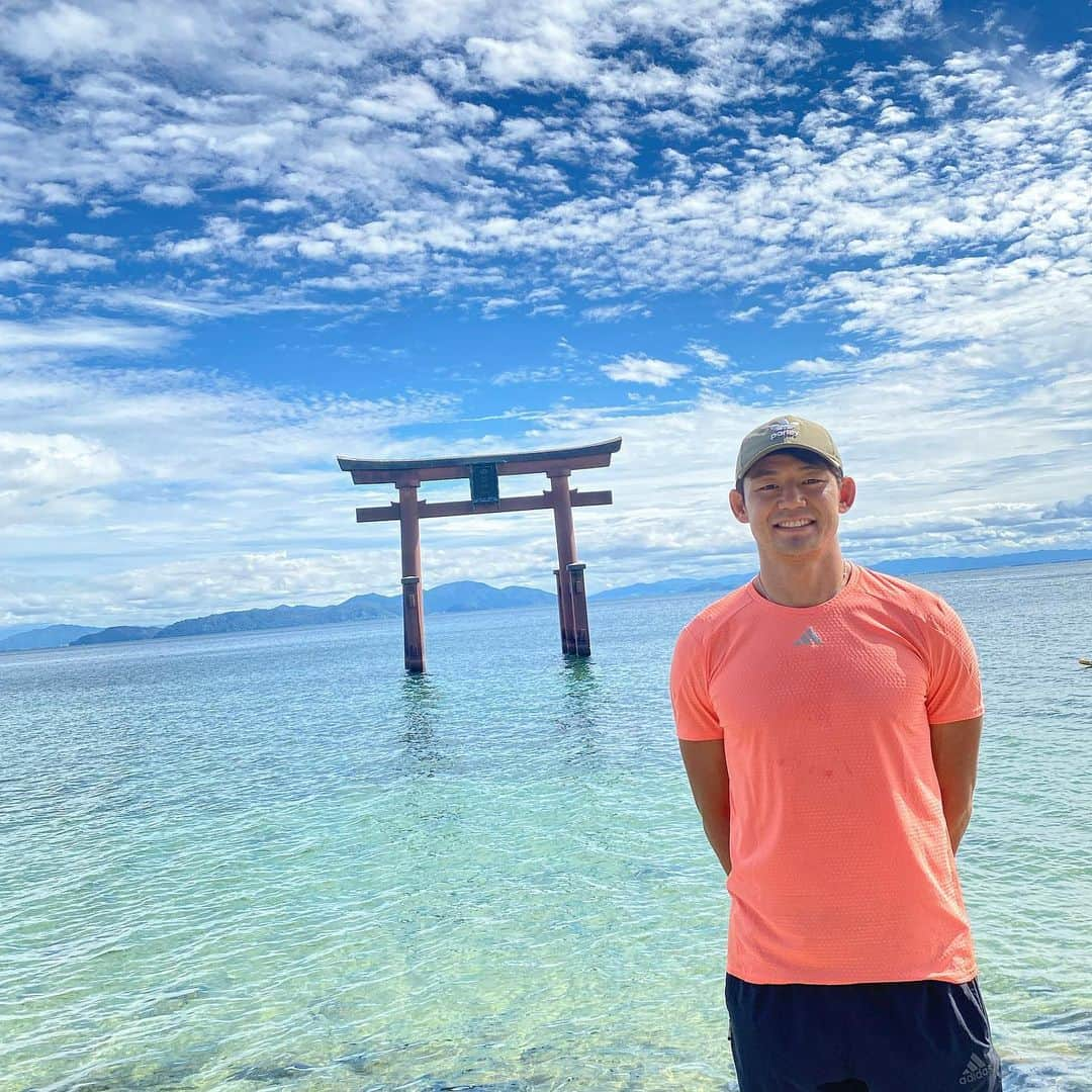 藤田慶和のインスタグラム：「REFRESH DAY🏝️ #琵琶湖 #白鬚神社 #びわ湖テラス #adidas」