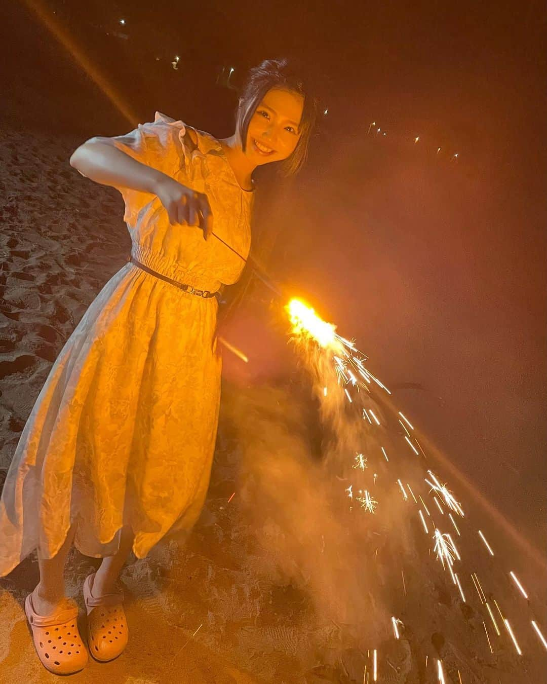 北川愛乃さんのインスタグラム写真 - (北川愛乃Instagram)「.  今年の夏も花火したかったなぁ😚🧨  #花火 #思い出 #smile #night #firework #過去photo」9月23日 18時04分 - kitagawayoshino