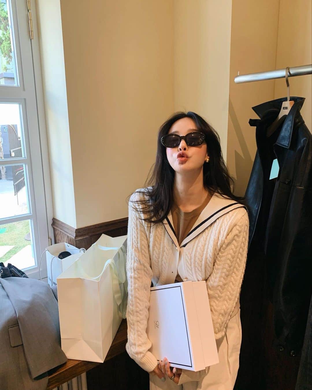 nanaさんのインスタグラム写真 - (nanaInstagram)「이렇게 잘하면 어똑하냐구 젤로!! 나 맨날 가도 되딩🖤 한남동 다시 오니 너무 좋다구  커피도 프로다 프로👍🏽」9月23日 18時05分 - luv__ribbon