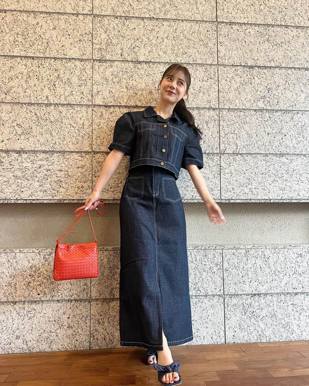 今井美桜のインスタグラム：「デニムセットアップ やっと涼しくなってきた〜🍂 シューズもデニムにしてみた☺︎  👗 @leja__official   #leja #shein #bottegaveneta  #デニムコーデ #セットアップ」