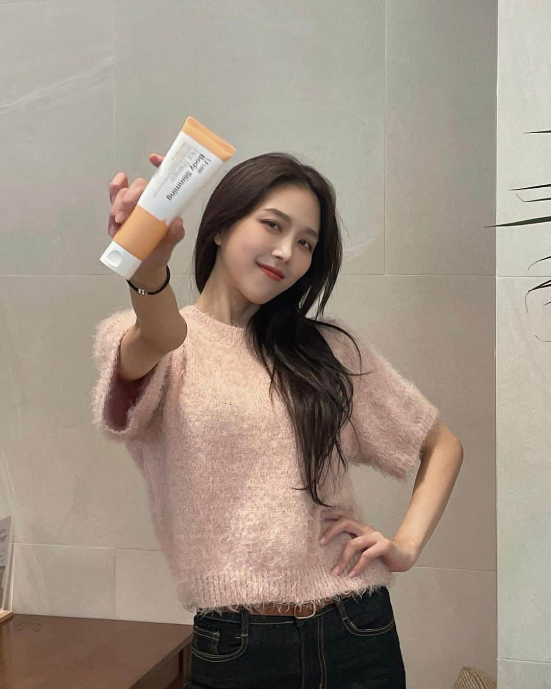 キム・ジソンさんのインスタグラム写真 - (キム・ジソンInstagram)「ULINECOSMETIC X 2023 MISS KOREA 핫바디 필수템 🦋  #유라인코스메틱X2023미스코리아 #유라인  #유라인클리닉 #유라인코스메틱 #미스코리아」9月23日 18時22分 - jisung1030