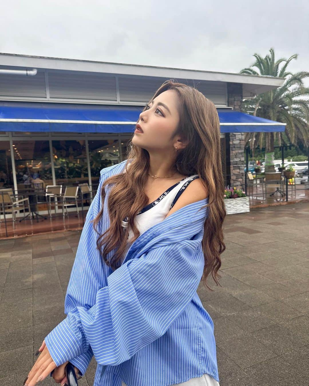 なかむらあんさんのインスタグラム写真 - (なかむらあんInstagram)「雨の日はブルーなコーデ☔️💙  あ！カラコン小さくて、マツエクオフしてしまいました👀 めっちゃナチュ期間です🙋‍♀️笑」9月23日 18時24分 - popotsun_1127