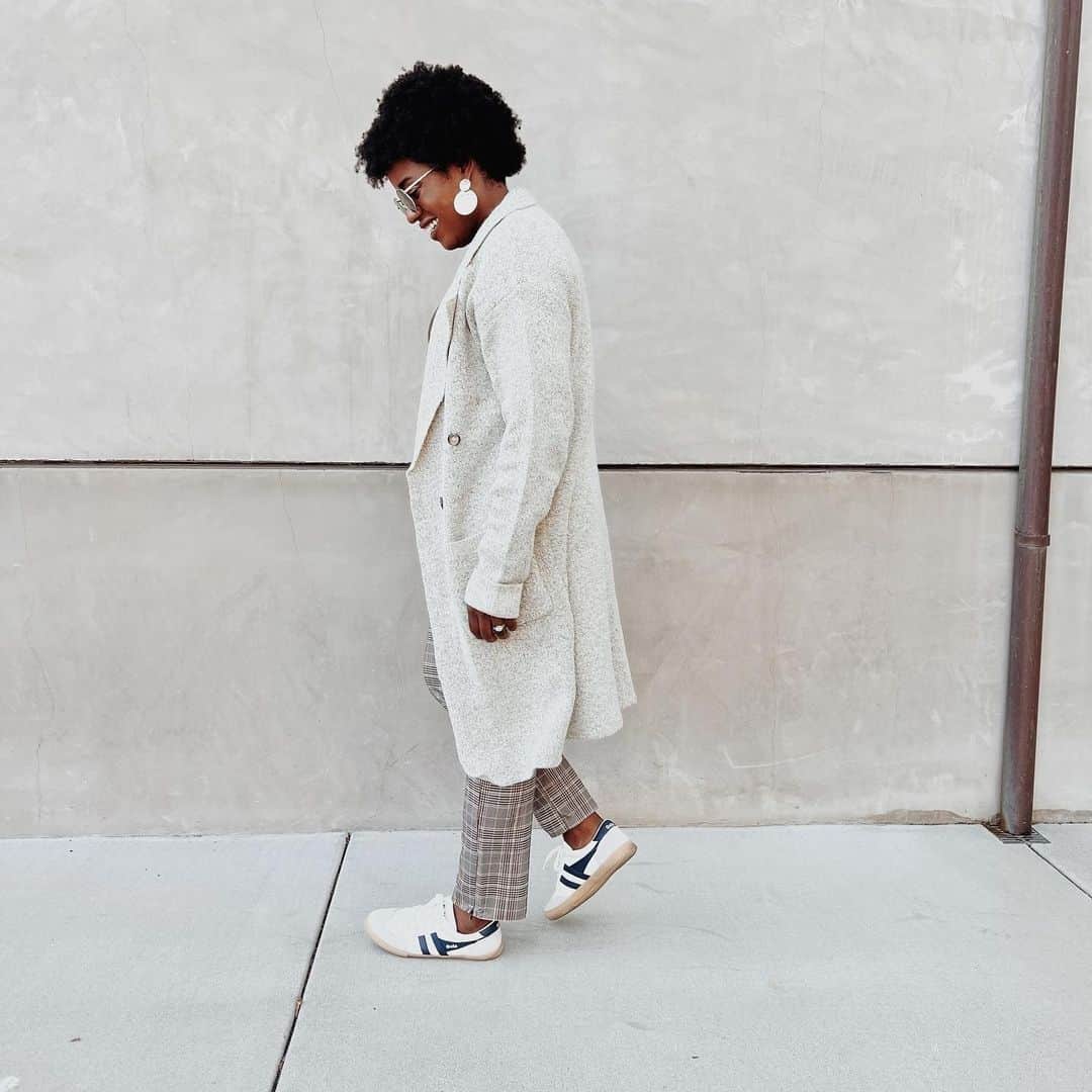 のインスタグラム：「Step out in style this AW in our Badminton suede trainers 👟⁠ ⁠ Styled by @ashlee.elizabee ⁠ ⁠ Shop now at Gola.co.uk⁠ 🔎 style: Badminton」