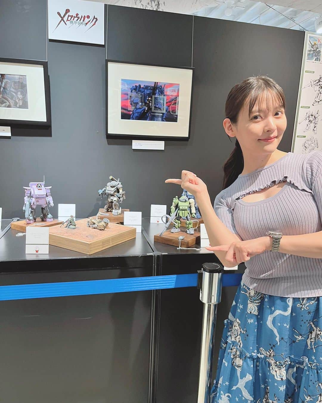 上坂すみれさんのインスタグラム写真 - (上坂すみれInstagram)「先日、「装甲騎兵ボトムズ40周年展」に行くことができました！！ もう、最高すぎる空間でした！ こんなにたくさんのATを一度に見てしまったら…いや〜大変ですね…！！ むせる！！！！！  特別に、対ATライフルも持たせていただきました！やったよメロウリンク〜！ 明日まで展示がありますので、ボトムズ野郎の皆さまはぜひっ！  #装甲騎兵ボトムズ  #上坂すみれ」9月23日 18時46分 - uesaka_sumire