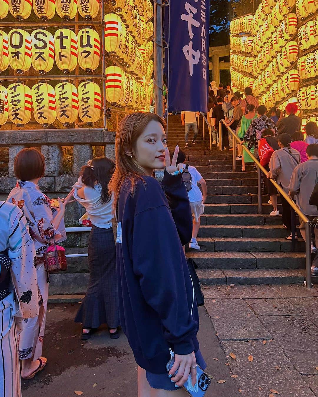 のインスタグラム：「今年初のお祭りに行けました🐶⛩️ @_chuna.__ も付いてきてくれた！」