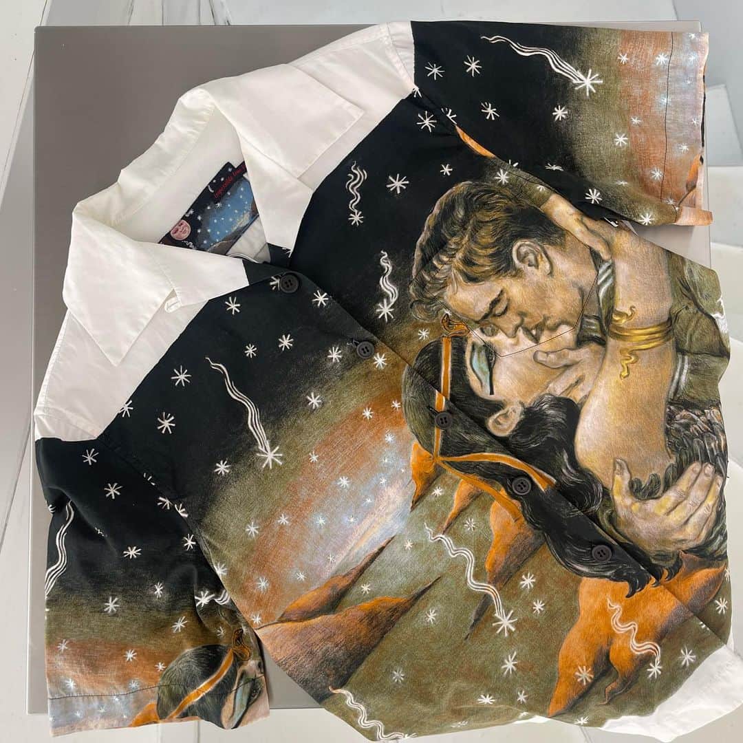 のインスタグラム：「. 《 PRADA 》 ⁡ －－－－－－－－－－ー－－－－－－－－－－－－－－  商品の詳細につきましてはDM、又はお電話にてお問い合わせ下さい。 ⁡ DMやお電話からの郵送販売も可能です。 ⁡ ショッピングローンなど各種お支払い方法もご用意しておりますのでご相談下さい。 ⁡ International shipping is available. Please contact us though DM. ⁡ ⁡ 〈RINKAN SHIBUYA〉 TEL：03-5458-3050 LINE ID：@283swjhf」