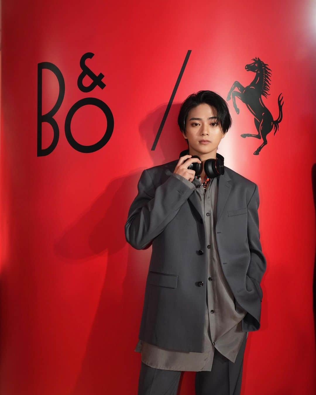 岩瀬洋志のインスタグラム：「Bang & Olufsen × Ferrari Capsule Collection」