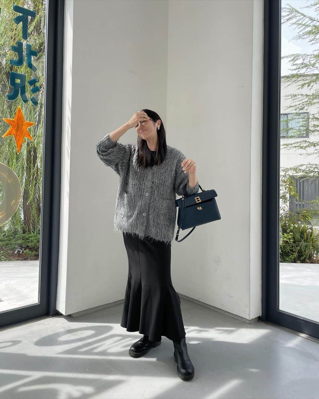 のインスタグラム：「☆ 𝕠𝕦𝕥𝕗𝕚𝕥 ☆  . いきなり涼しい♡ いいぞーいいぞー  久しぶりのコストコへ サーモンが安かったので今夜はサーモン  カーディガン大好きだから色んなの集めちゃう！！ このモケモケ最高に可愛い♡  . .  #大人wego #wego #ウィゴー #wego_ootd #wegogf1 #ブラッシュニット #ニットコーデ#高身長女子#高身長コーデ#40代コーデ #40代ファッション#大人カジュアル#30代ファッション #30代コーデ#骨スト#骨格ストレート#シンプルコーデ」
