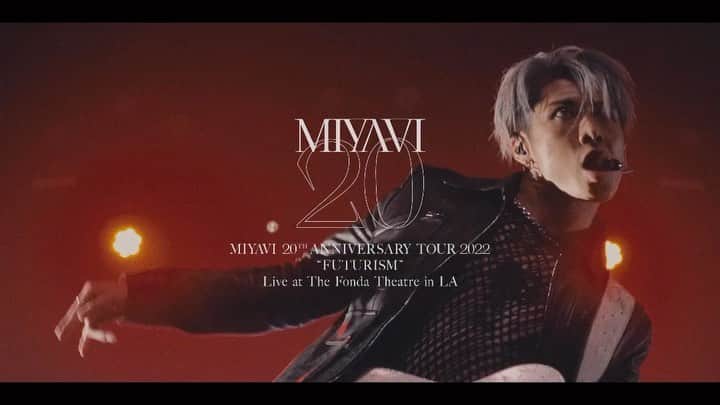 のインスタグラム：「. 💿ライブBlu-ray 「MIYAVI 20th Anniversary Tour 2022 “Futurism” - Live at The Fonda Theatre in LA」  お客様のニックネーム＋直筆サイン入り L判生写真つきのお申し込みは 来週9月30日(土）23:59まで💨  ご予約をお忘れなく🫡  ＿＿＿＿＿＿＿＿＿＿＿＿＿＿＿＿＿＿  ★ライブBlu-ray 「MIYAVI 20th Anniversary Tour 2022 “Futurism” - Live at The Fonda Theatre in LA」  【価格】 16,500円（10%税込）／15,000円（税抜）  【商品内容】 ●Blu-ray （ライブ本編＋撮り下ろしインタビュー収録） ●フォトブック（ロサンゼルス公演のライブ写真＋北米ツアーオフショット使用） ●トートバッグ ●メタルキーホルダー ●バンダナ ●ステッカーセット  【特典内容】 お客様のニックネーム＋直筆サイン入り L判生写真  【特典付き商品 注文受付期間】 2023年9月1日(金）～9月30日(土）23:59 ※受付時間は、予告なく前後する可能性がございます。ご了承ください。 ※10月1日(日)以降にご注文いただいたお客様は「お客様のニックネーム＋直筆サイン入り L判生写真」対象外となります  【注文方法】 ・FC会員限定ご注文ページ https://japan.miyavi.com/1/login/?url=https%253A%252F%252Fjapan.miyavi.com%252Fnews%252Fdetail%252F15400  ・9月ツアーご来場者さまポスター・チラシURLよりご注文  ⭐️ MIYAVI　オフィシャルファンクラブご入会はこちら https://japan.miyavi.com/feature/entry  【商品お届け日】 2023年12月中予定 ※商品のお届け日は変更となる場合がございます  #MIYAVI #futurism  #fondatheatre  #bluray  @miyavi_ishihara」