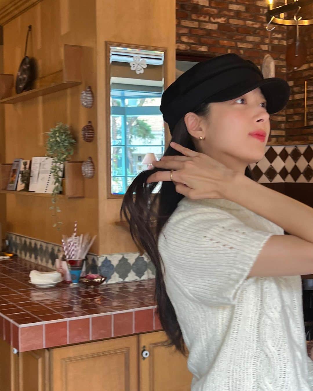ミナ さんのインスタグラム写真 - (ミナ Instagram)「니트 입어서 기분 좋았던 날☁️ 귀여운 당충전🐶🤎」9月23日 10時35分 - blossomh_