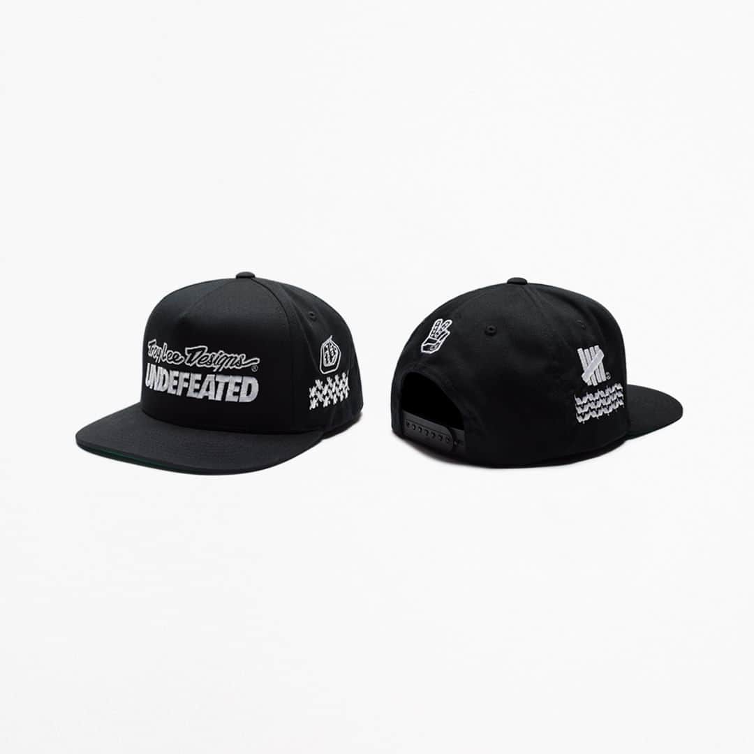 UNDFTDのインスタグラム：「UNDEFEATED x Troy Lee Designs  The UNDEFEATED x Troy Lee Designs Snapback, available in Black. The Snapback is a 100% cotton twill featuring an adjustable snap and white embroidered UNDEFEATED and TLD branding throughout.  UNDEFEATED x Troy Lee Designs is available Saturday, 9/23 at 11am at all UNDEFEATED Chapter Stores and 8am PST at Undefeated.com」