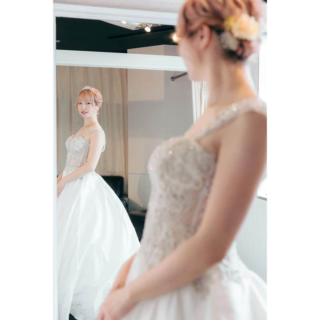 有明ゆなさんのインスタグラム写真 - (有明ゆなInstagram)「わたし… いつになったら花嫁に👰‍♀️💗？ . . ドレスショップ @annie_bridal_by_p  . カメラマン @rariho_22  . . . . #ウェディングドレス #ウェディングヘア #ウェディングフォトグラファー #ウェディングドレス試着 #ウェディングドレスレンタル #試着 #試着室 #新宿 #レンタルドレス #レンタルドレスショップ」9月23日 10時33分 - ariake_yuna