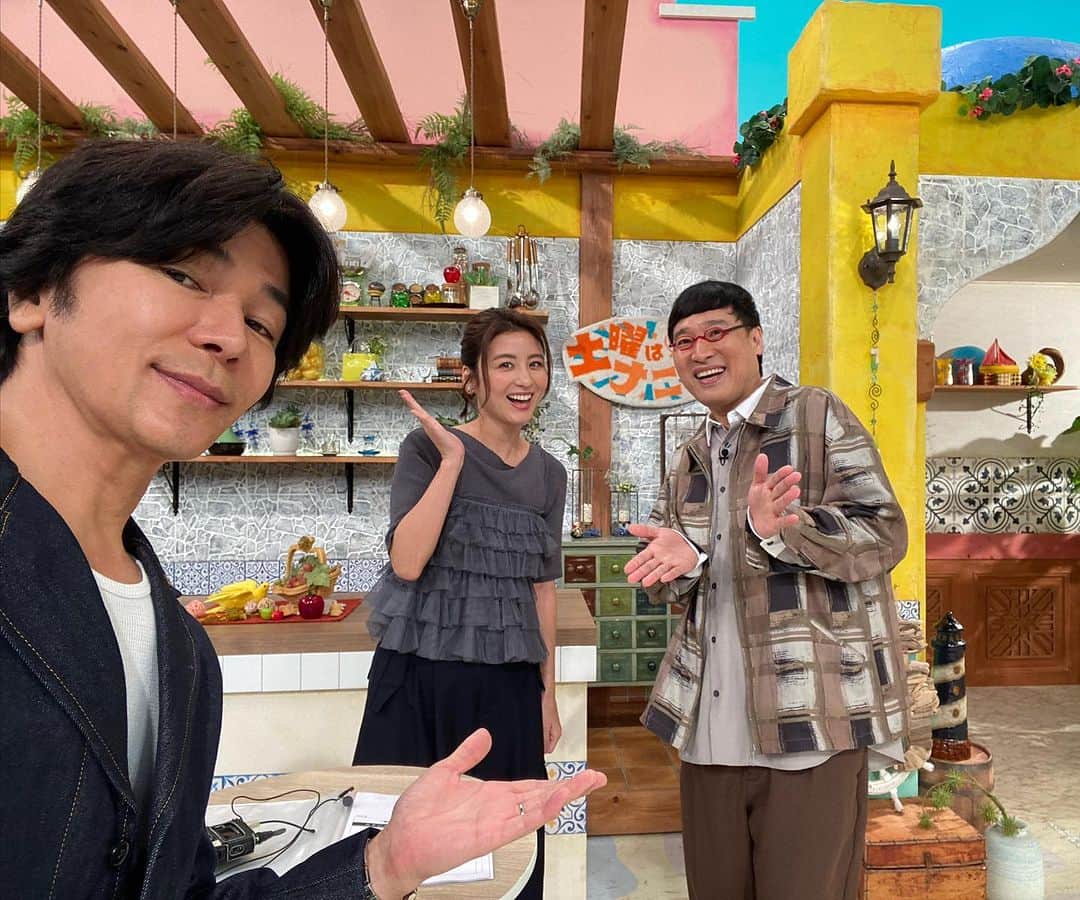 武田真治のインスタグラム：「2023.9.23.『土曜はナニする⁉︎』生放送にお邪魔しました📺 #山里亮太 さん #宇賀なつみ さん #井森美幸 先輩 #石井杏奈 さん #COWCOW さん、スタッフの皆さんお世話になりました！ とっても自由で、ためになる大好きな番組になりました☆ #武田真治」