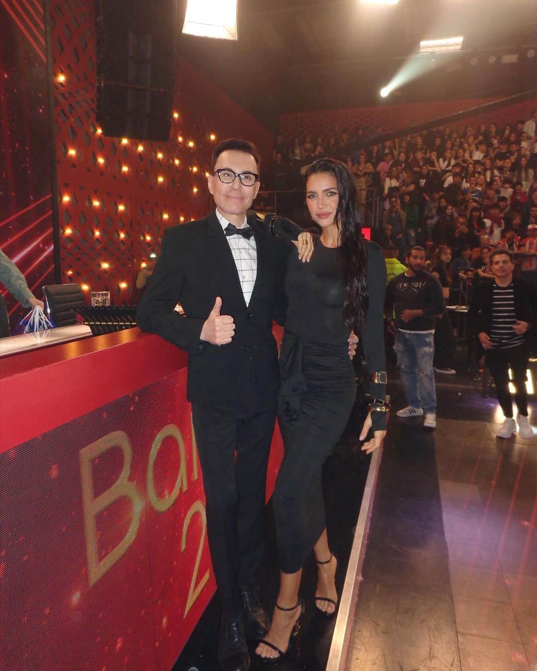 サイラ・ナラさんのインスタグラム写真 - (サイラ・ナラInstagram)「Pasándola bomba 💣  En el bailando 💃🏻  St @anitakorman  My Dress @marcelo.zanek  Joyas @fahomaba  Anillo @carmin_arg @stylestore.ar  Makeup @carolhmakeup @frumboliestudio  Hair @noedeledicque_  @multitalentoficial」9月23日 11時01分 - zaira.nara