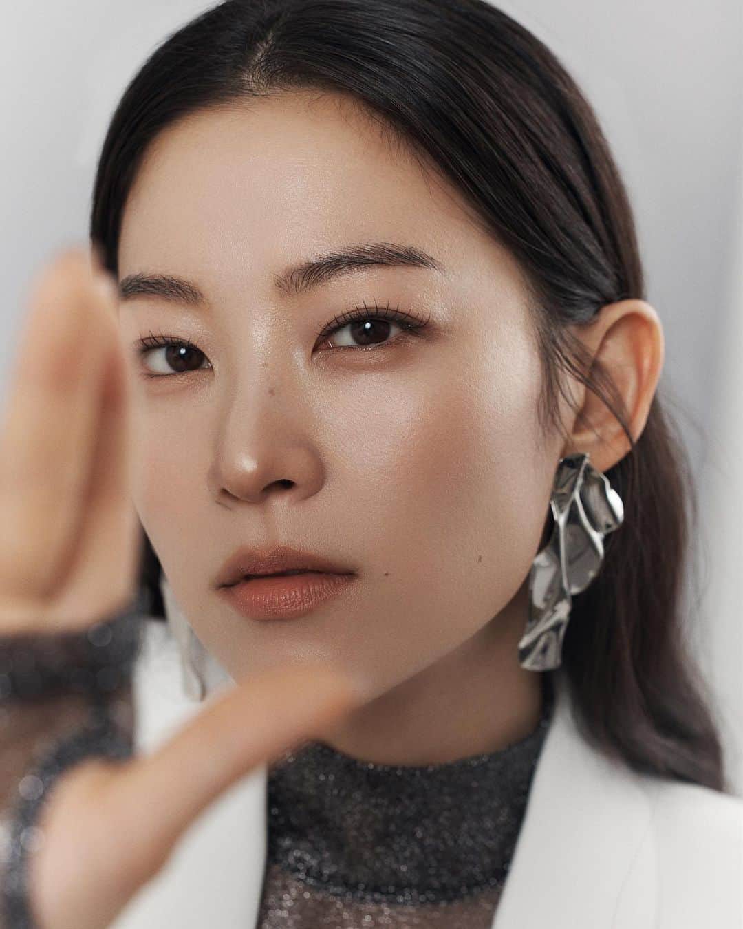 アーデン・チョーのインスタグラム：「2023 회복 합니다.. year of healing & rest.」