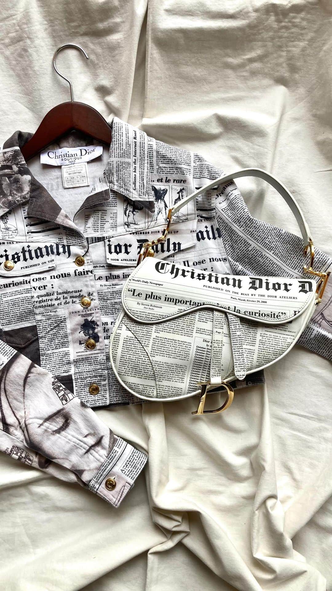 のインスタグラム：「IG live for non-Chanel items w/ Alicia🍒」
